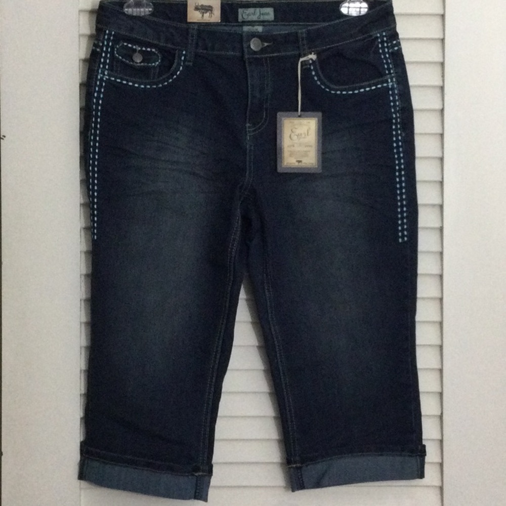 Earl Jean Embelished Denim Capris NWT Sz 10